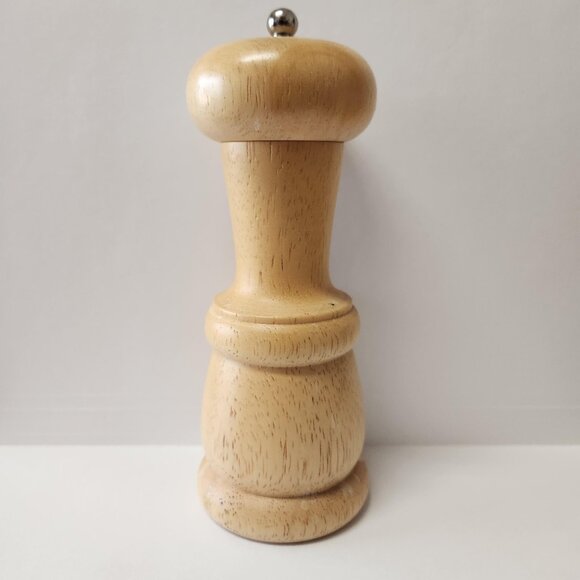 Vintage Chyn Tai Co. Ltd. Wooden Pepper Grinder 17cm - Picture 1 of 7